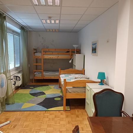 Viksi Hostel ลูบลิยานา ภายนอก รูปภาพ